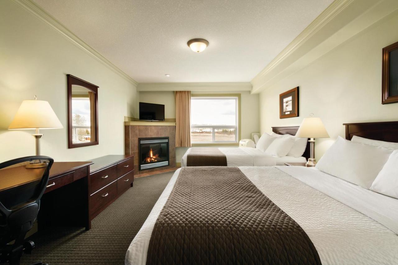 Quality Inn & Suites Уайткорт Экстерьер фото