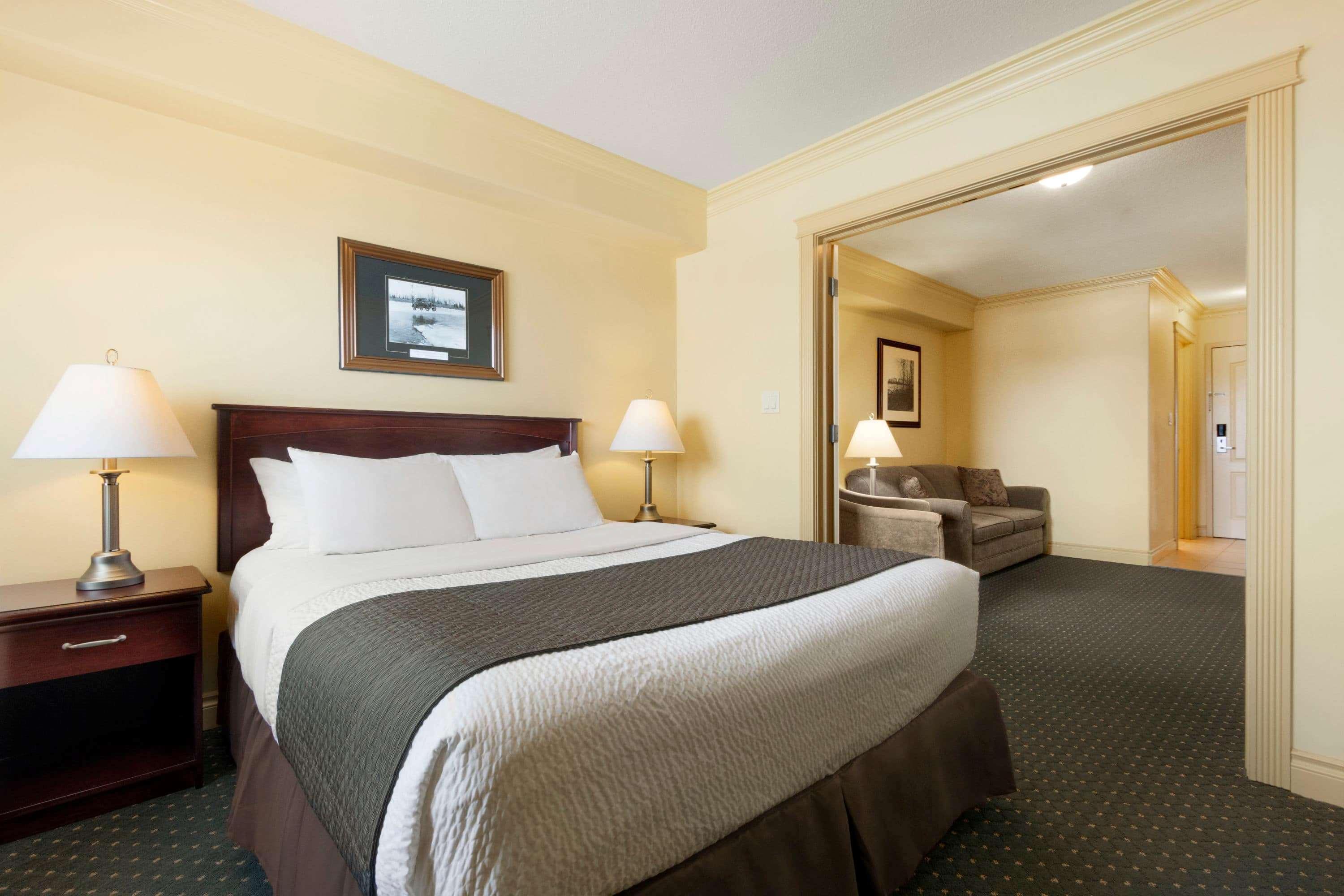 Quality Inn & Suites Уайткорт Экстерьер фото