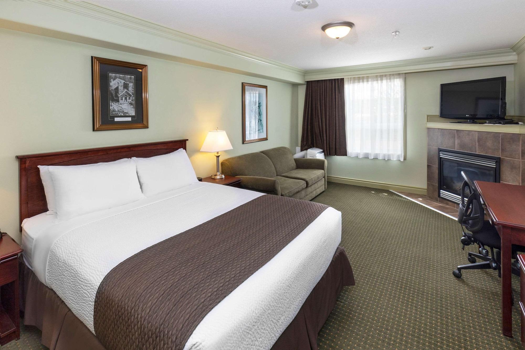 Quality Inn & Suites Уайткорт Экстерьер фото