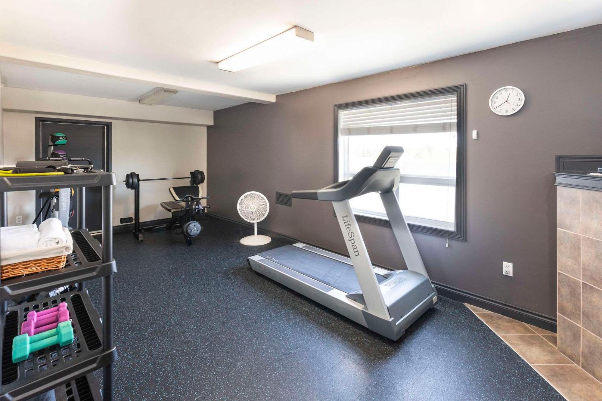 Quality Inn & Suites Уайткорт Экстерьер фото