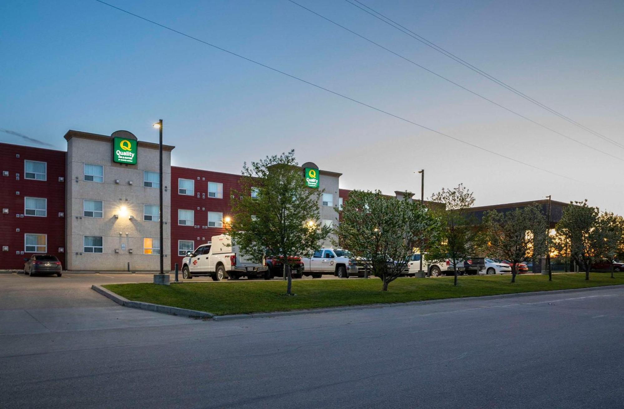 Quality Inn & Suites Уайткорт Экстерьер фото