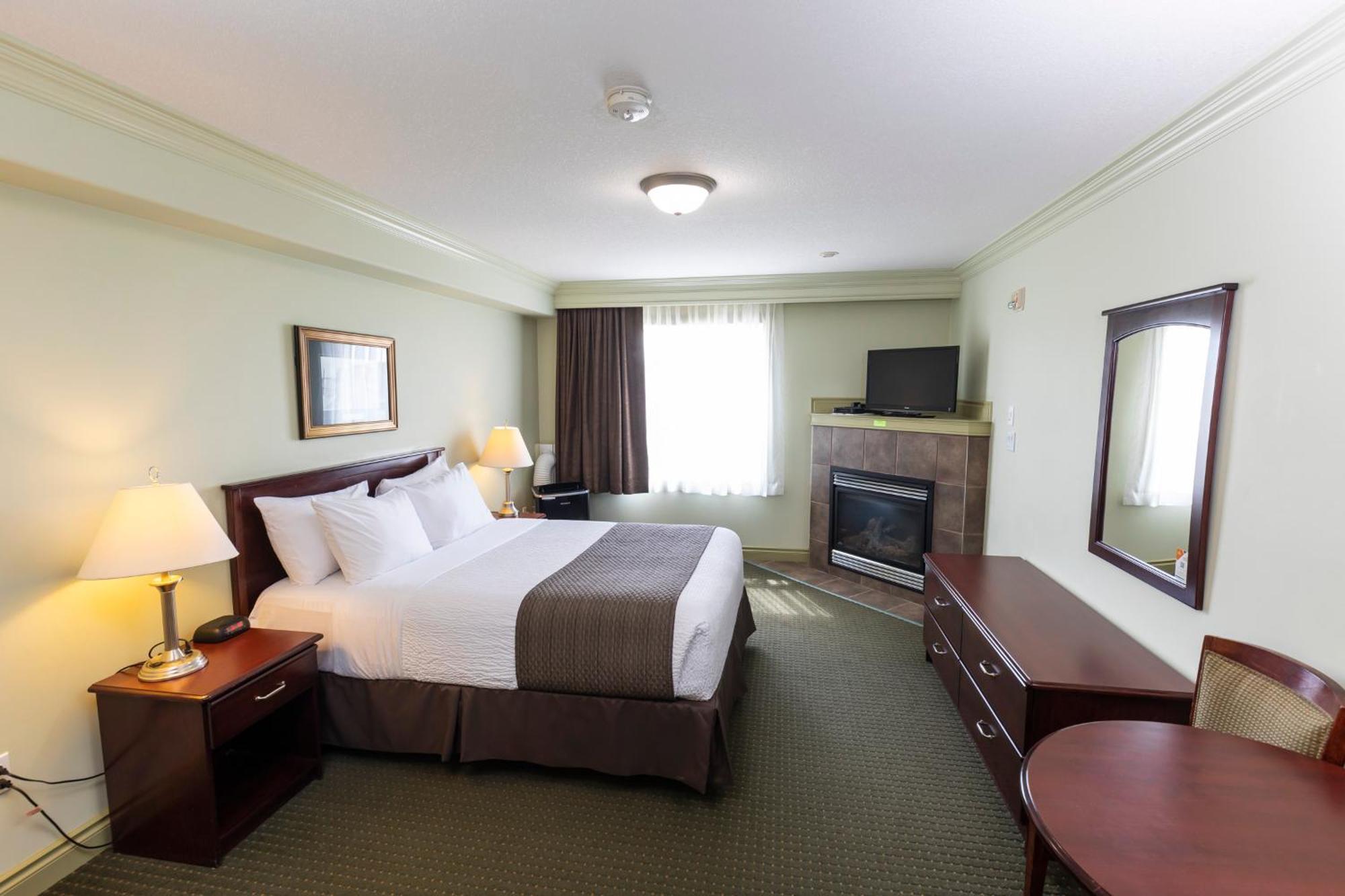 Quality Inn & Suites Уайткорт Экстерьер фото